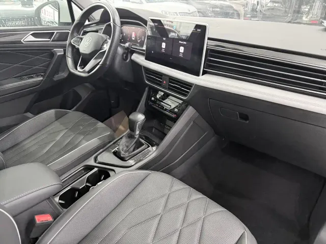 Volkswagen Tiguan L — Фото автомобиля 10