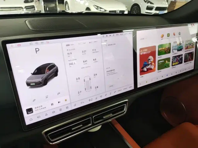 Li Auto L8 — Фото автомобиля 8
