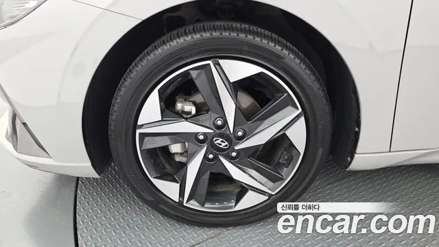 Hyundai AVANTE Avante (CN7) — Фото автомобиля 5