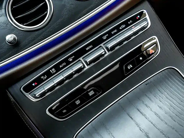 Mercedes-Benz E-Class — Фото автомобиля 19
