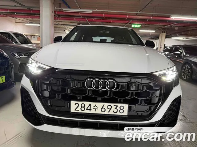 Фотография автомобиля — Audi Q8 4M