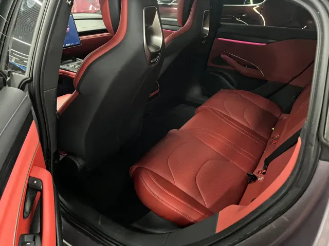 Xiaomi Auto Xiaomi SU7 2024 AWD Extended Range Advanced Smart Driving Max Edition — Фото автомобиля 10