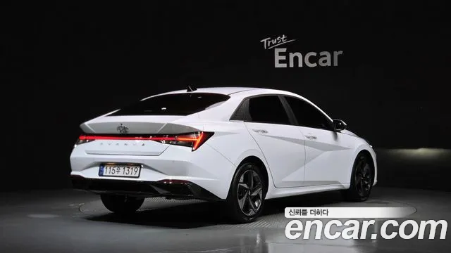 Hyundai Avante — Фото автомобиля 2