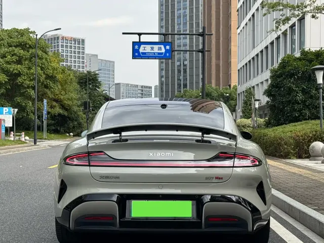 Xiaomi SU7 — Фото автомобиля 12