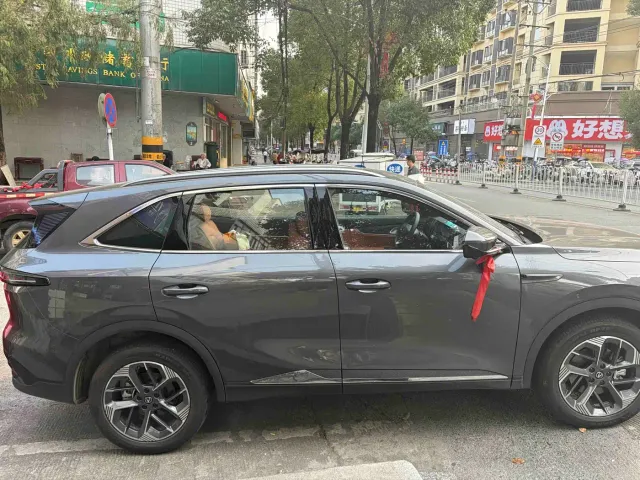 Changan CS75 Plus — Фото автомобиля 3