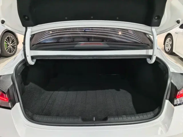 Hyundai Elantra — Фото автомобиля 3