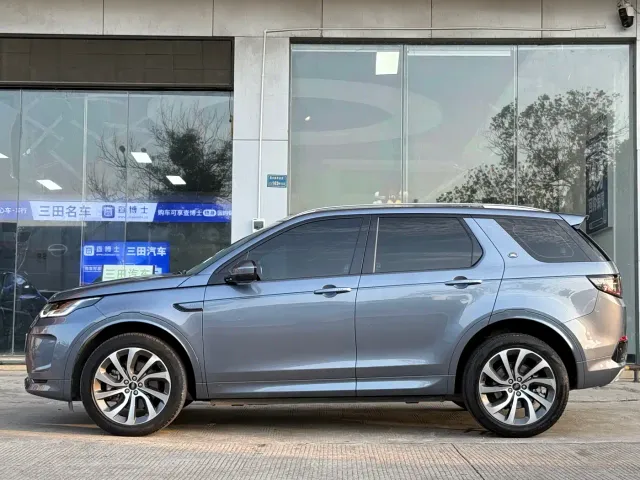 Land Rover Discovery Sport — Фото автомобиля 11