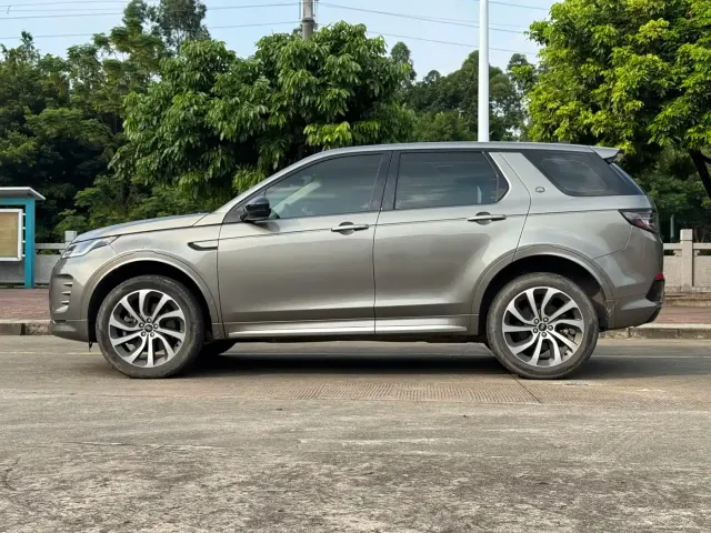 Land Rover Discovery Sport — Фото автомобиля 2