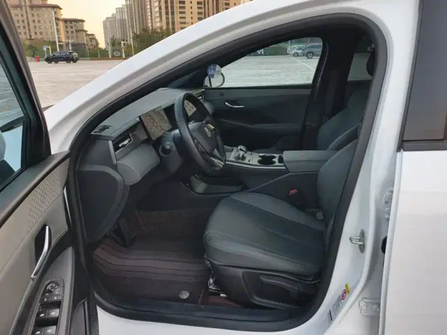 BYD Qin PLUS — Фото автомобиля 9