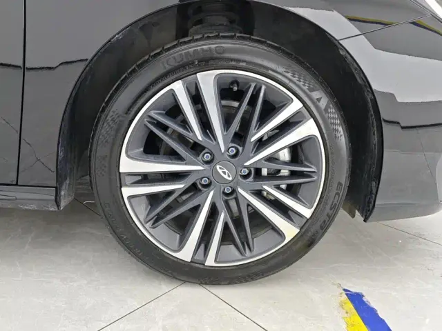 Chery Arrizo 8 — Фото автомобиля 6