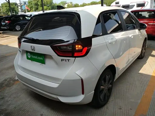 Honda Fit 2022 1.5L CVT Trend Sunroof Edition — Фото автомобиля 6