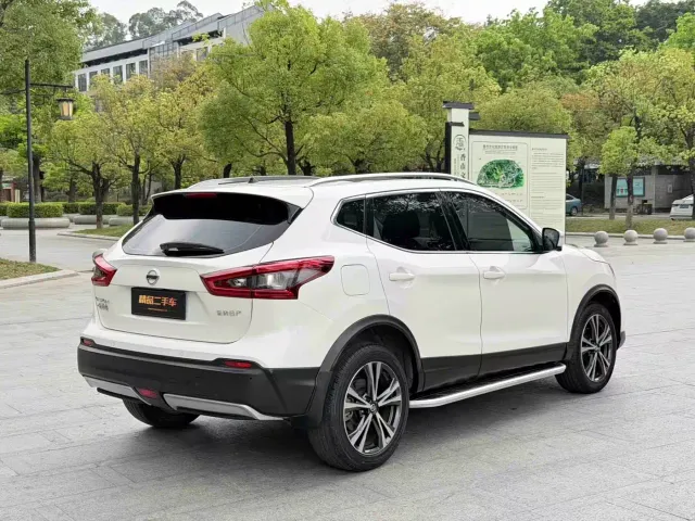 Nissan Qashqai — Фото автомобиля 10