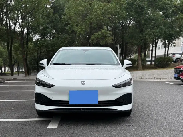 Roewe D7 — Фото автомобиля 2