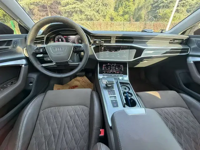 Audi A7L — Фото автомобиля 9