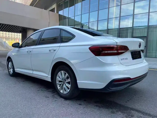 Volkswagen Lavida — Фото автомобиля 4