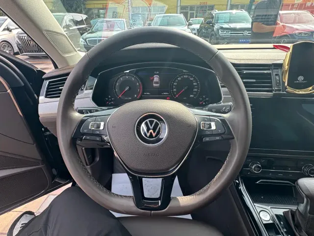 Volkswagen Phideon — Фото автомобиля 5