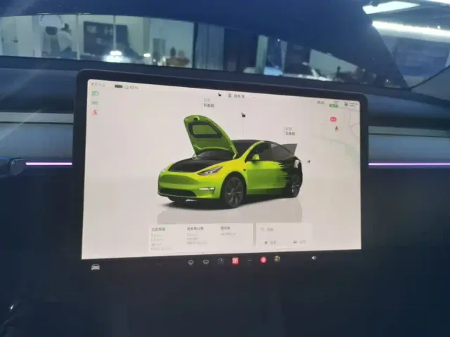 Tesla Model Y — Фото автомобиля 12