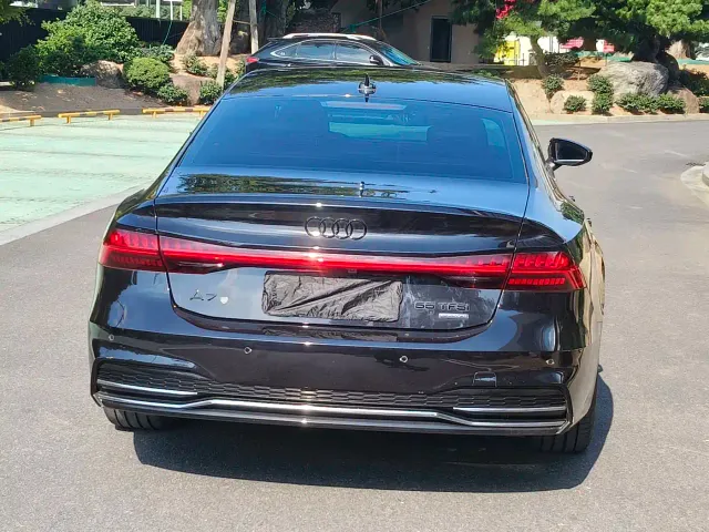 Audi A7L — Фото автомобиля 17