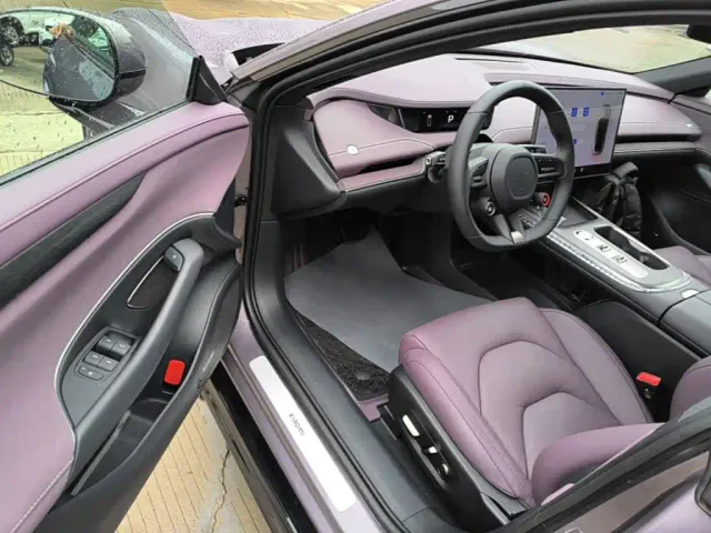 Xiaomi SU7 — Фото автомобиля 15