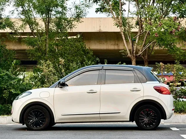 Wuling Bingo — Фото автомобиля 3