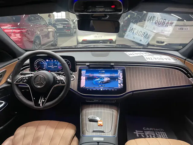 Mercedes-Benz E-Class — Фото автомобиля 30