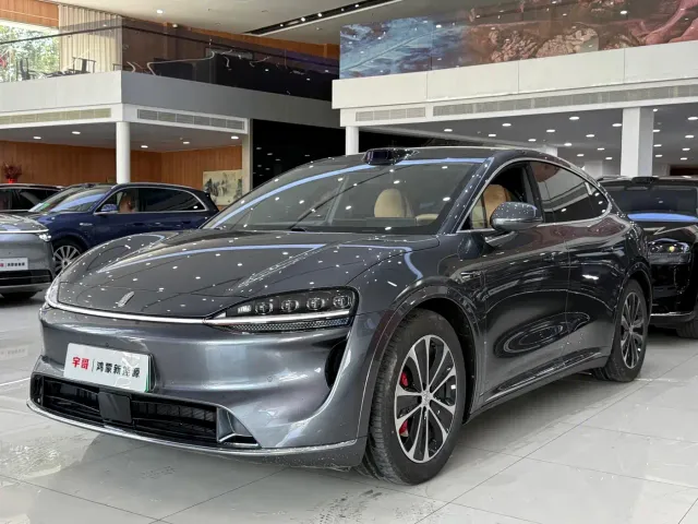 Фотография автомобиля — Luxeed R7