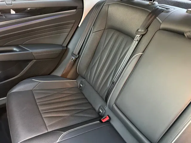 Volkswagen Passat — Фото автомобиля 10