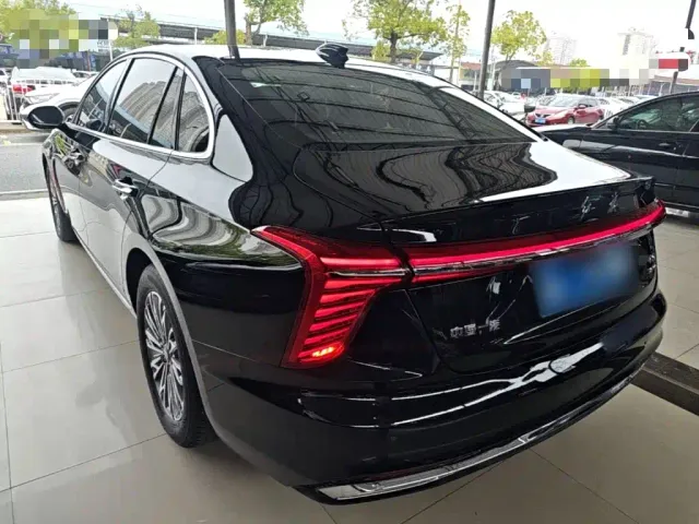 Hongqi H5 — Фото автомобиля 4