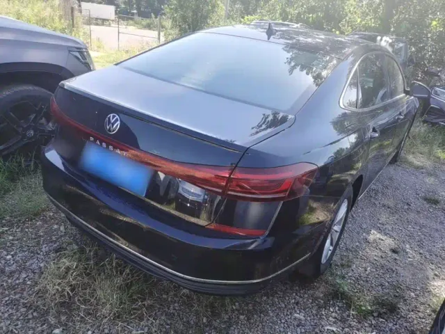 Volkswagen Passat — Фото автомобиля 6