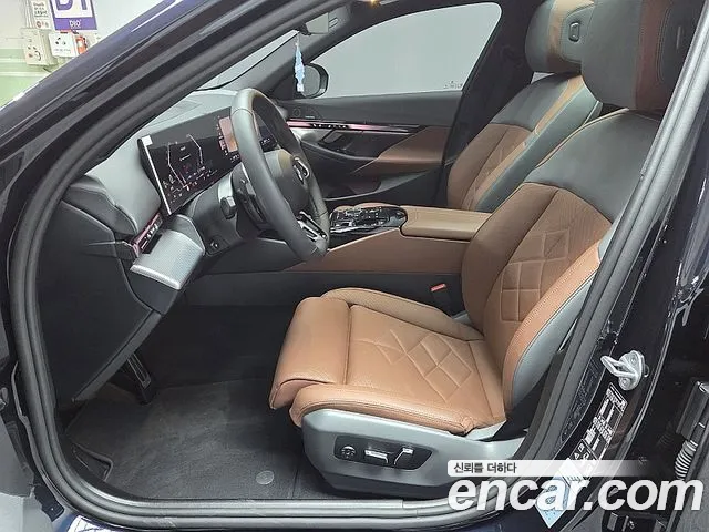 BMW 5 Series — Фото автомобиля 12