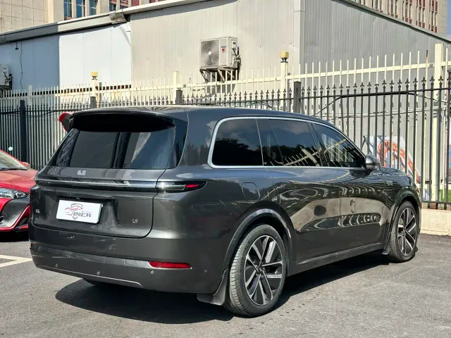 Li Auto L9 — Фото автомобиля 14