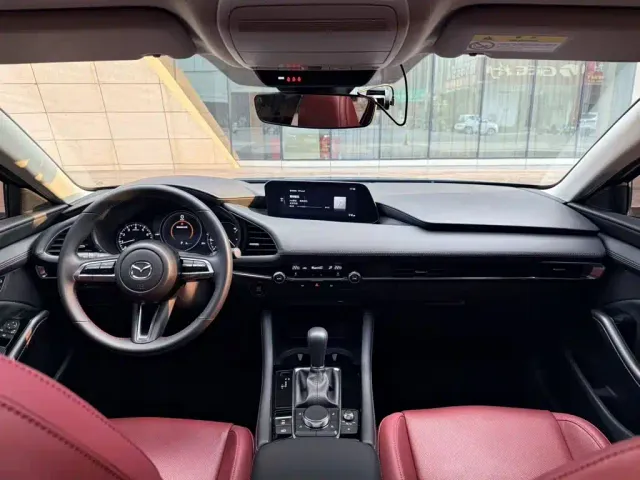 Mazda Axela — Фото автомобиля 6