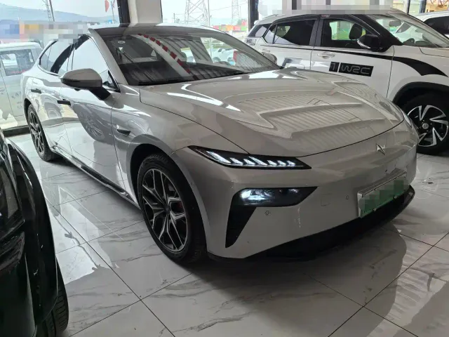 Dongfeng eπ 007 — Фото автомобиля 3