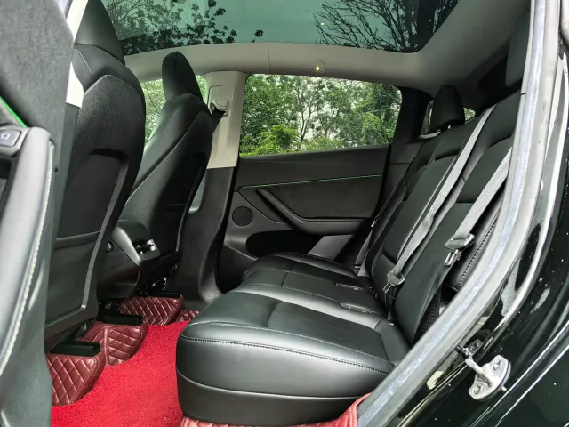 Tesla Model Y — Фото автомобиля 8