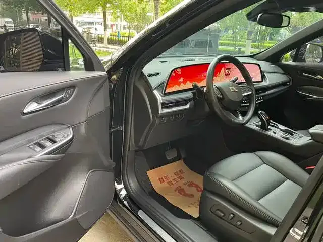 Cadillac XT4 — Фото автомобиля 8