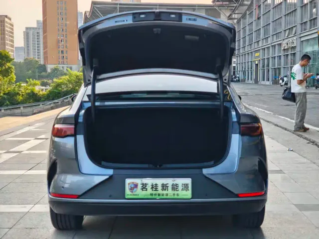 BYD Qin L — Фото автомобиля 5