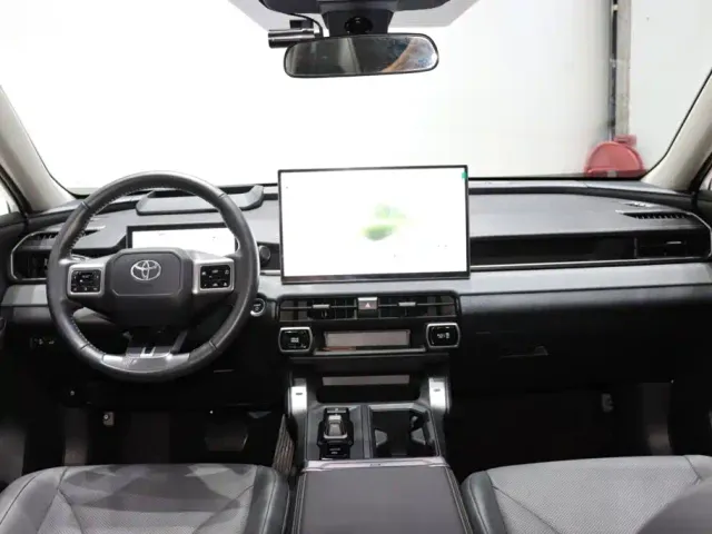 Toyota Wildlander — Фото автомобиля 11