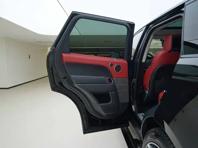 Land Rover Range Rover Sport — Фото автомобиля 17