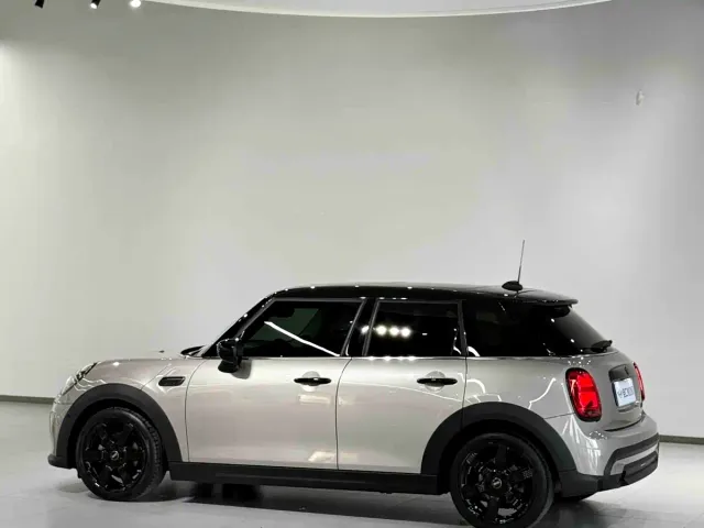 MINI Hatch — Фото автомобиля 2