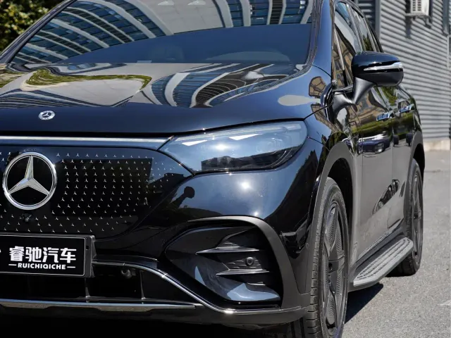 Mercedes-Benz EQE SUV — Фото автомобиля 8