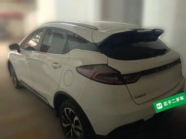 Geely Emgrand S — Фото автомобиля 24