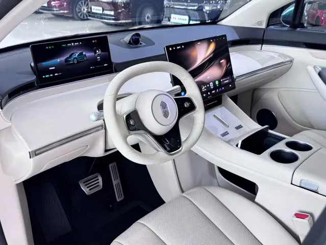 Luxeed R7 — Фото автомобиля 6