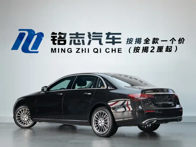 Mercedes-Benz E-Class — Фото автомобиля 3