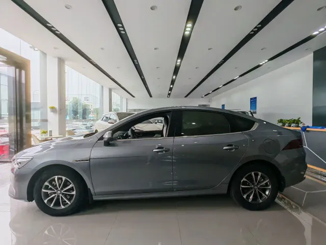 BYD Qin PLUS — Фото автомобиля 2