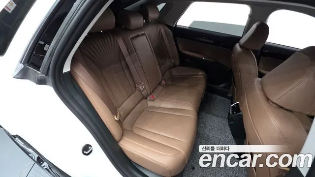 Hyundai Grandeur Grandeur (GN7) 2.5 Бензин 2WD — Фото автомобиля 25