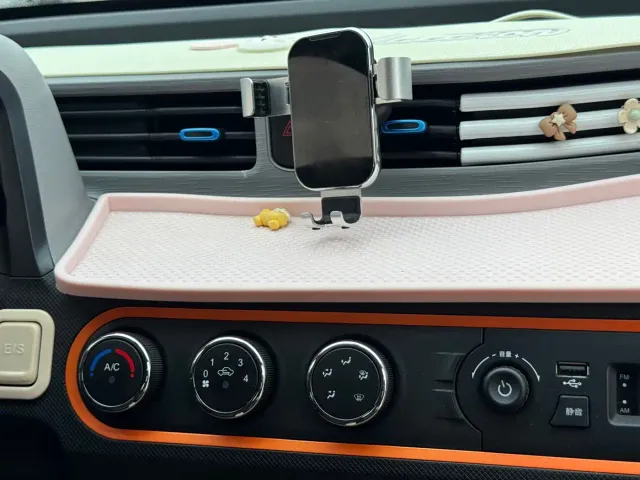 Wuling Hongguang Mini EV — Фото автомобиля 13