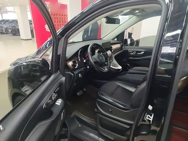 Mercedes-Benz V-Class — Фото автомобиля 11