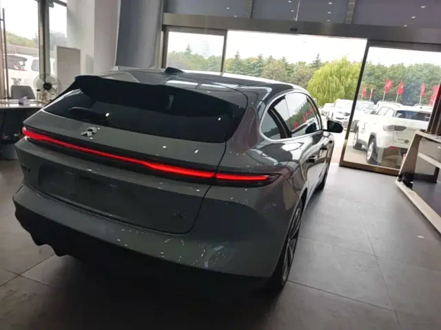 Nio ET5 Touring — Фото автомобиля 6