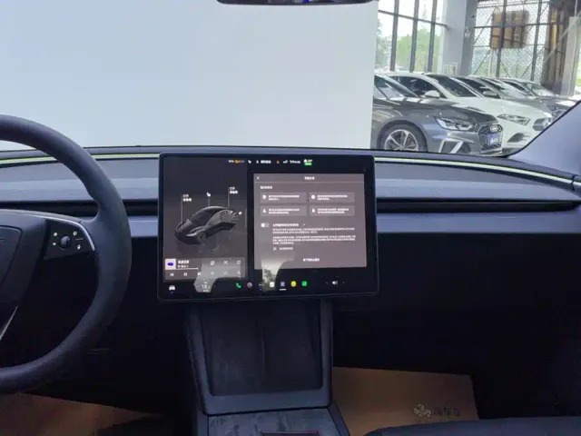 Tesla Model 3 — Фото автомобиля 13