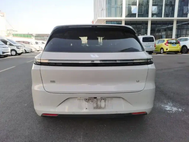 Li Auto L6 — Фото автомобиля 5